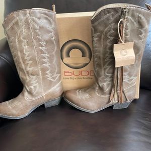 Big Buddha Tan “Wyatt” Cowboy Boots with side Zipper - Size 7